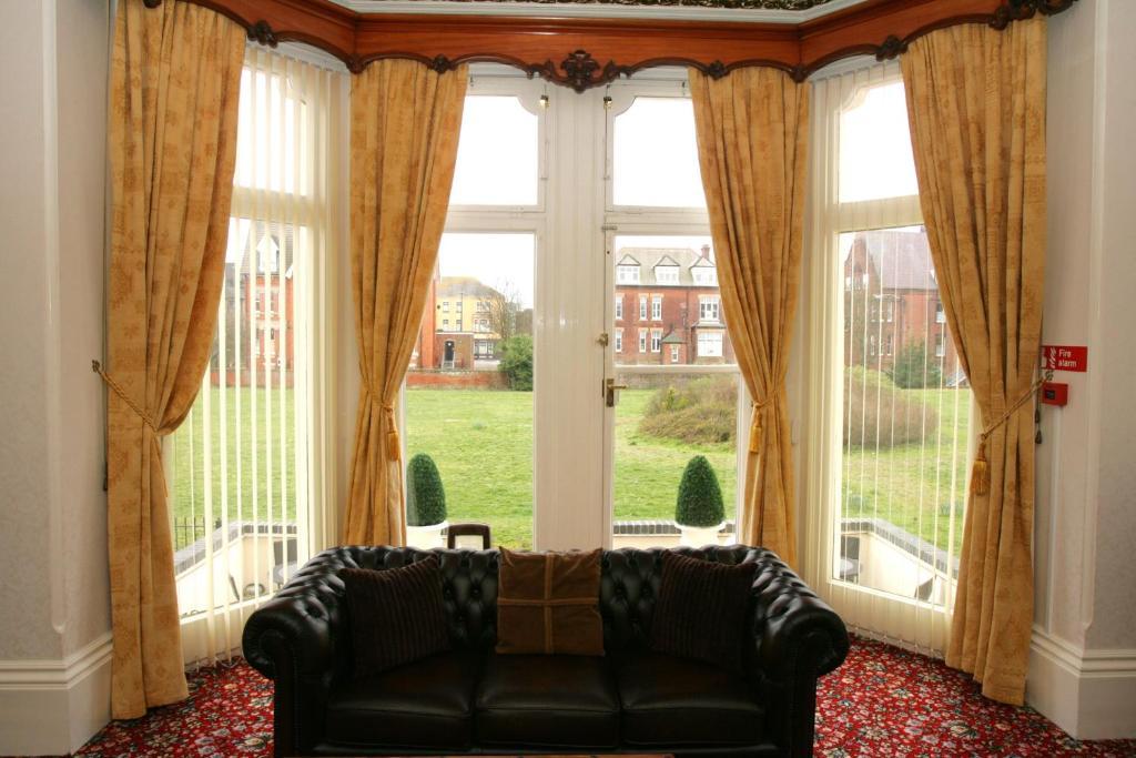 3 Norfolk Square Hotel Great Yarmouth Bagian luar foto