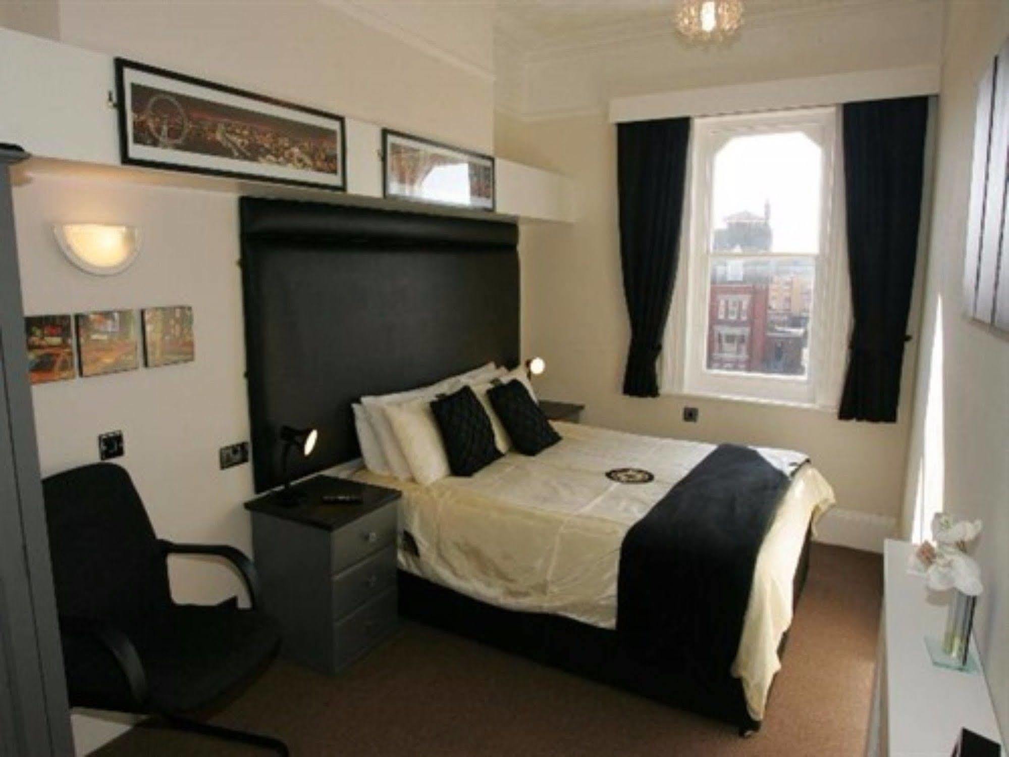 3 Norfolk Square Hotel Great Yarmouth Bagian luar foto