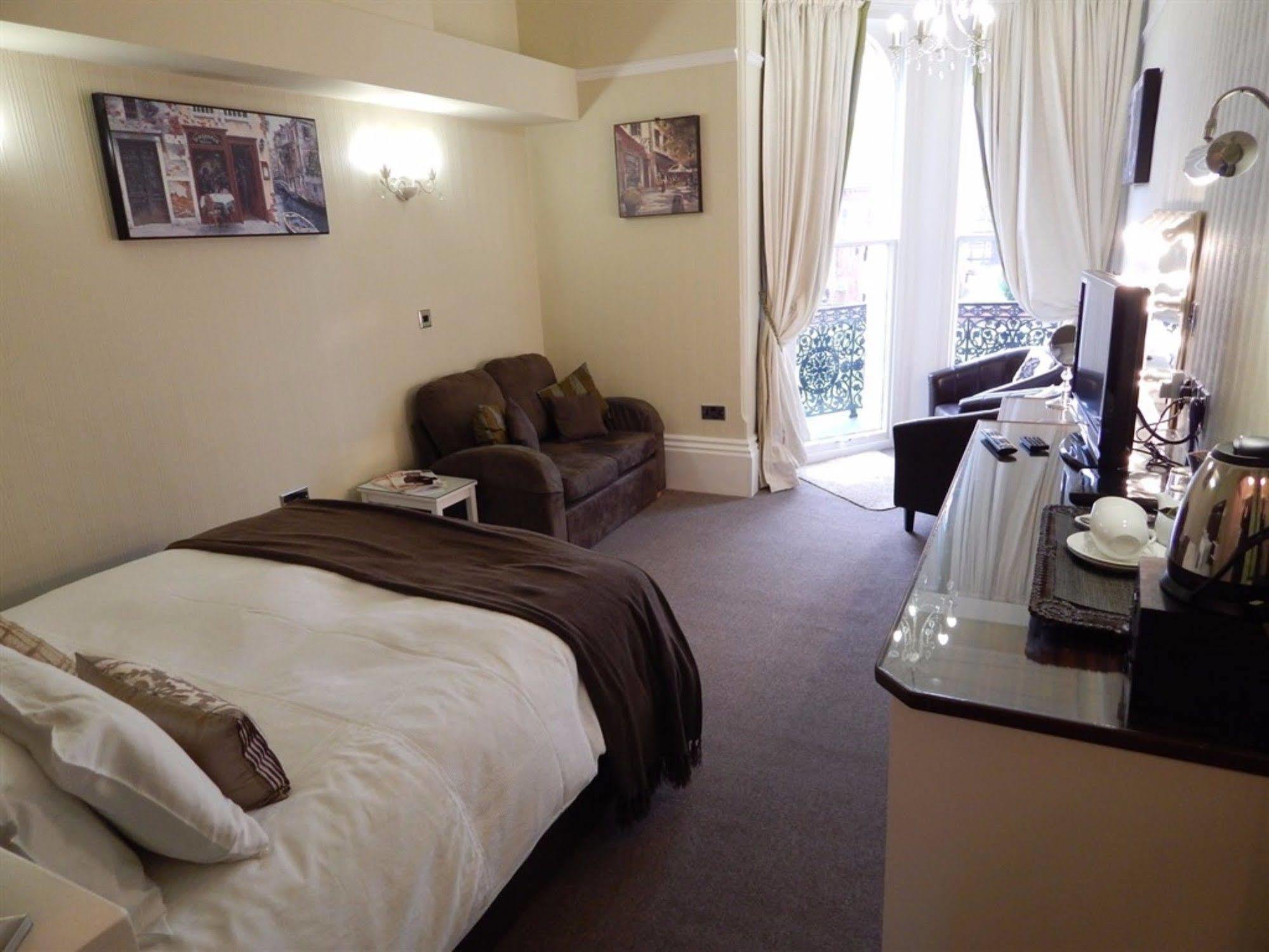 3 Norfolk Square Hotel Great Yarmouth Bagian luar foto
