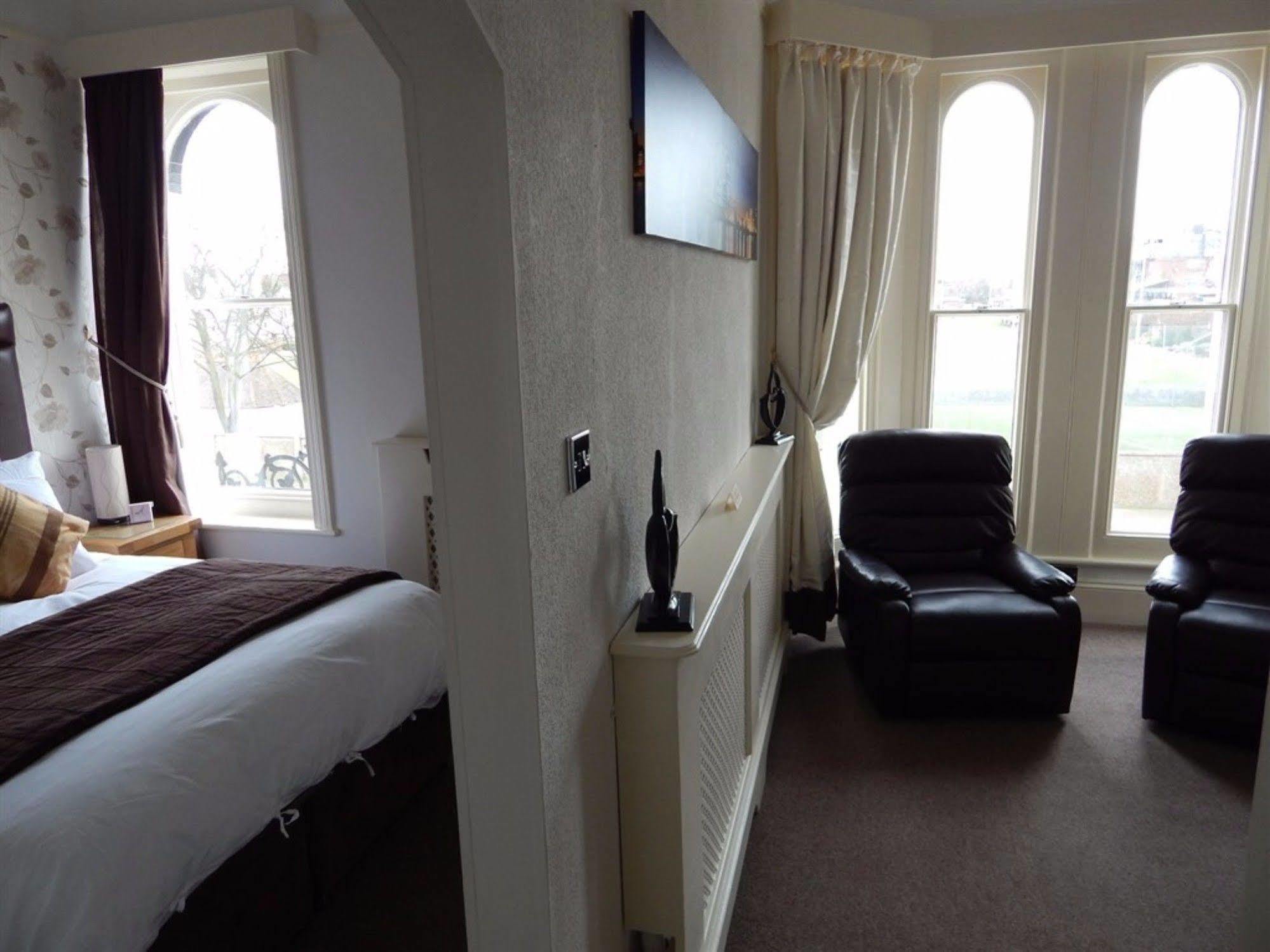 3 Norfolk Square Hotel Great Yarmouth Bagian luar foto